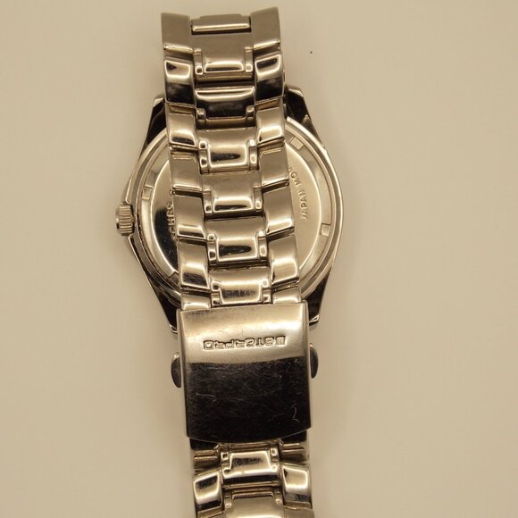 GUESS - WATERPRO G10561L 100M 37mm Multifunction Quartz Watch - Used - Picture 3 of 7